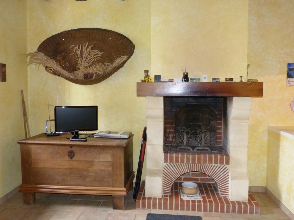 Les Baillis Villa Villegenon Kamer foto